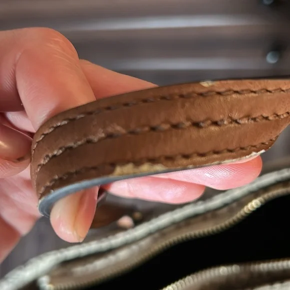 Tommy Hilfiger Beige Tote with Brown Handles - Picture 7 of 9